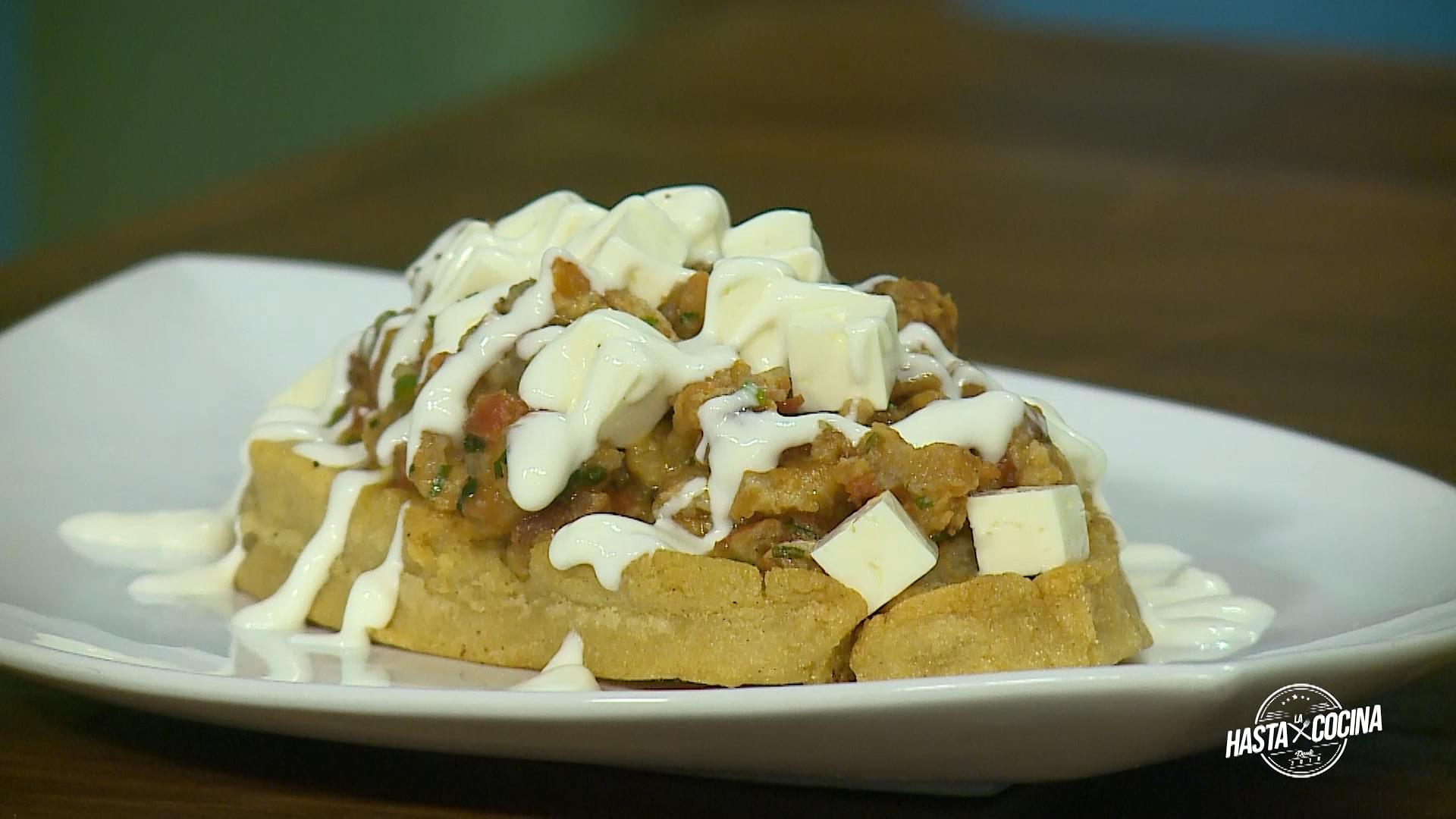 Huaraches de chicharrón